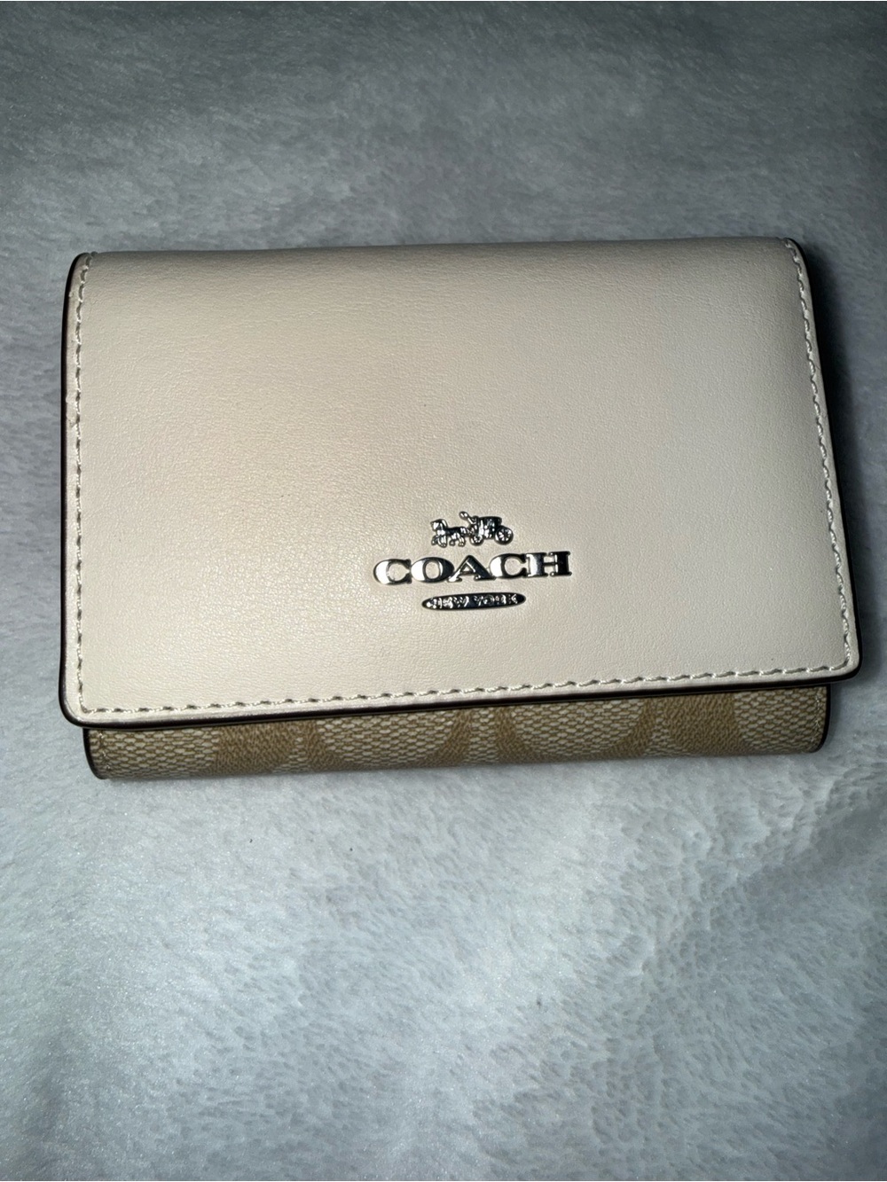 COACH Micro Mini Wallet in Signature Canvas Trifold Light Khaki Chalk White NWOT